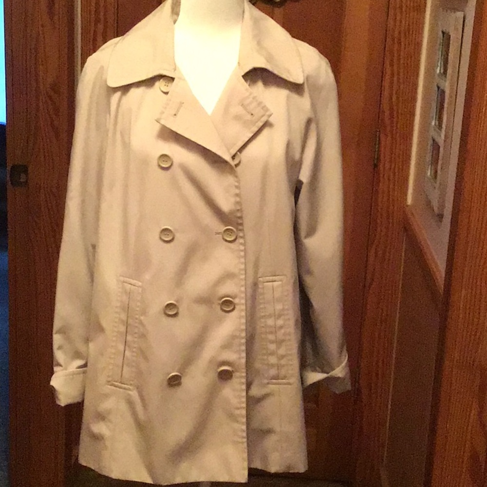 Lovely cream trench